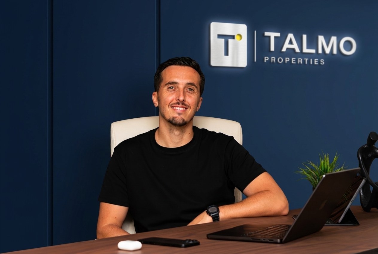 Clément Talmo dans les bureaux de Talmo Properties